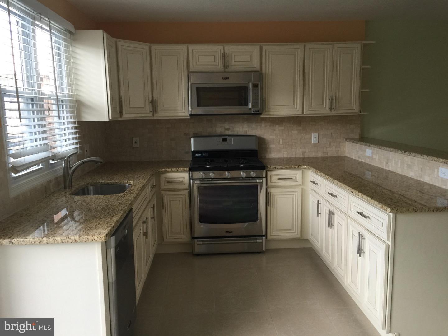 3502 Dows Road Philadelphia, PA 19154 - Photo 6 of 25