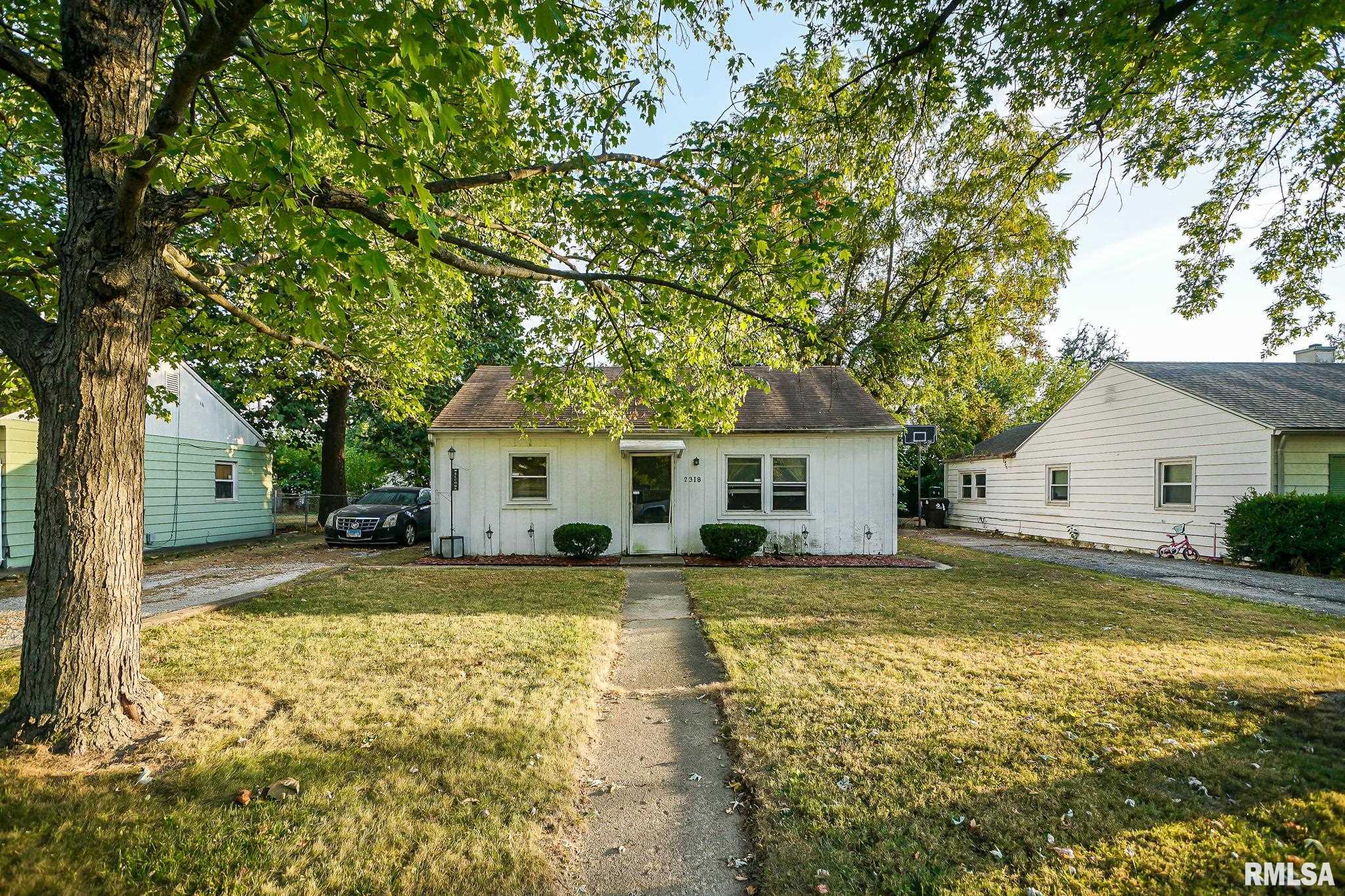 2318 West Albany Avenue Peoria, IL 61604 - Photo 3 of 10