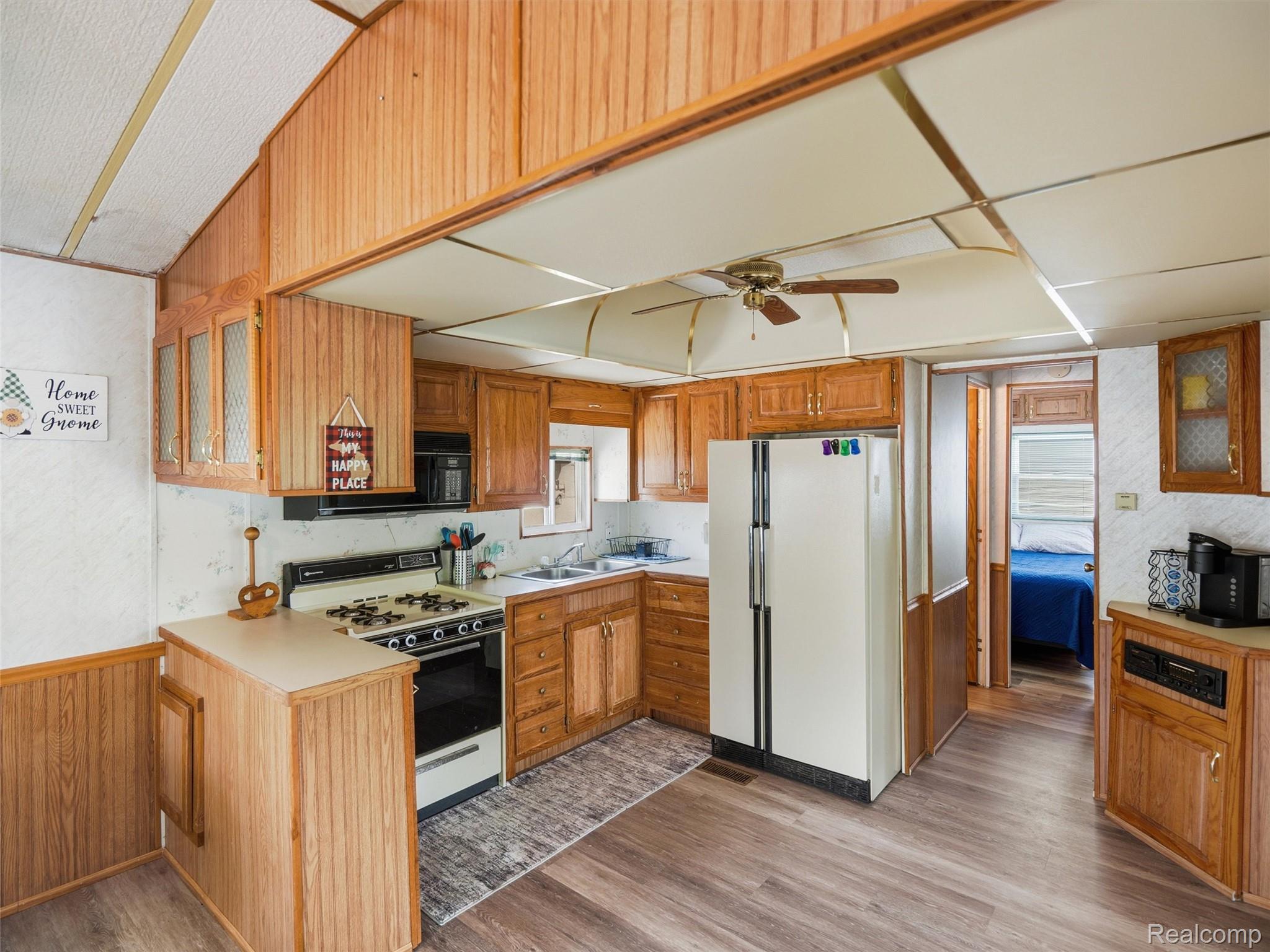 10001 Goodall Road, Unit 328 Durand, MI 48429 - Photo 5 of 22 05-DSC01347.jpg