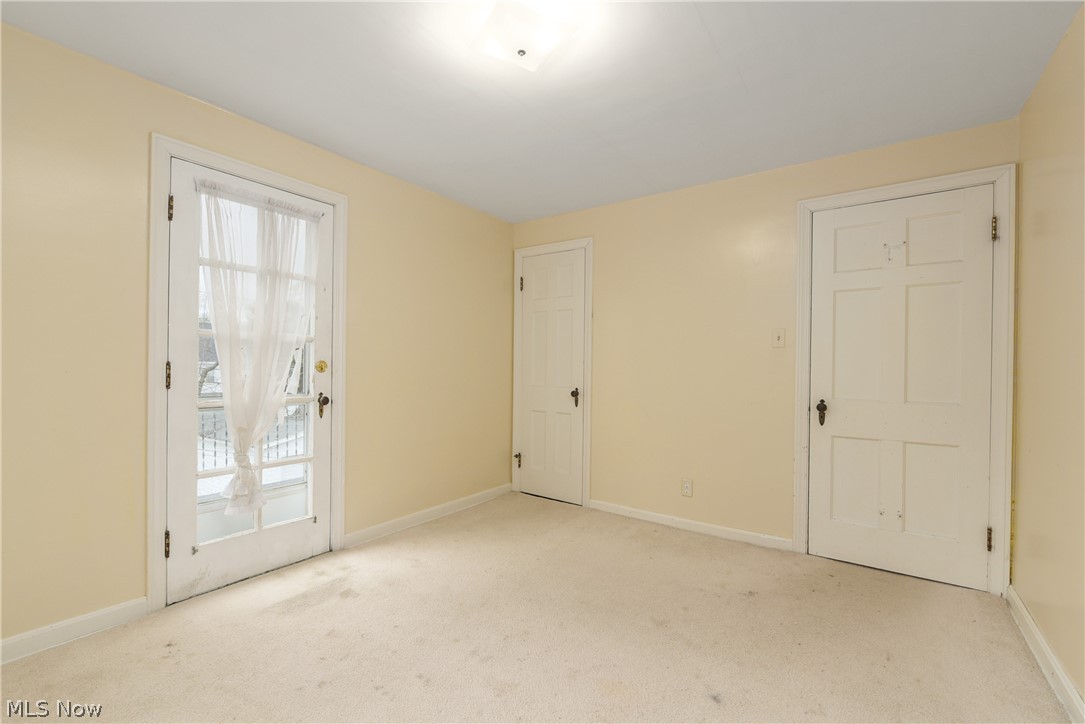 1148 Pennfield Road Cleveland, OH 44121 - Photo 23 of 32