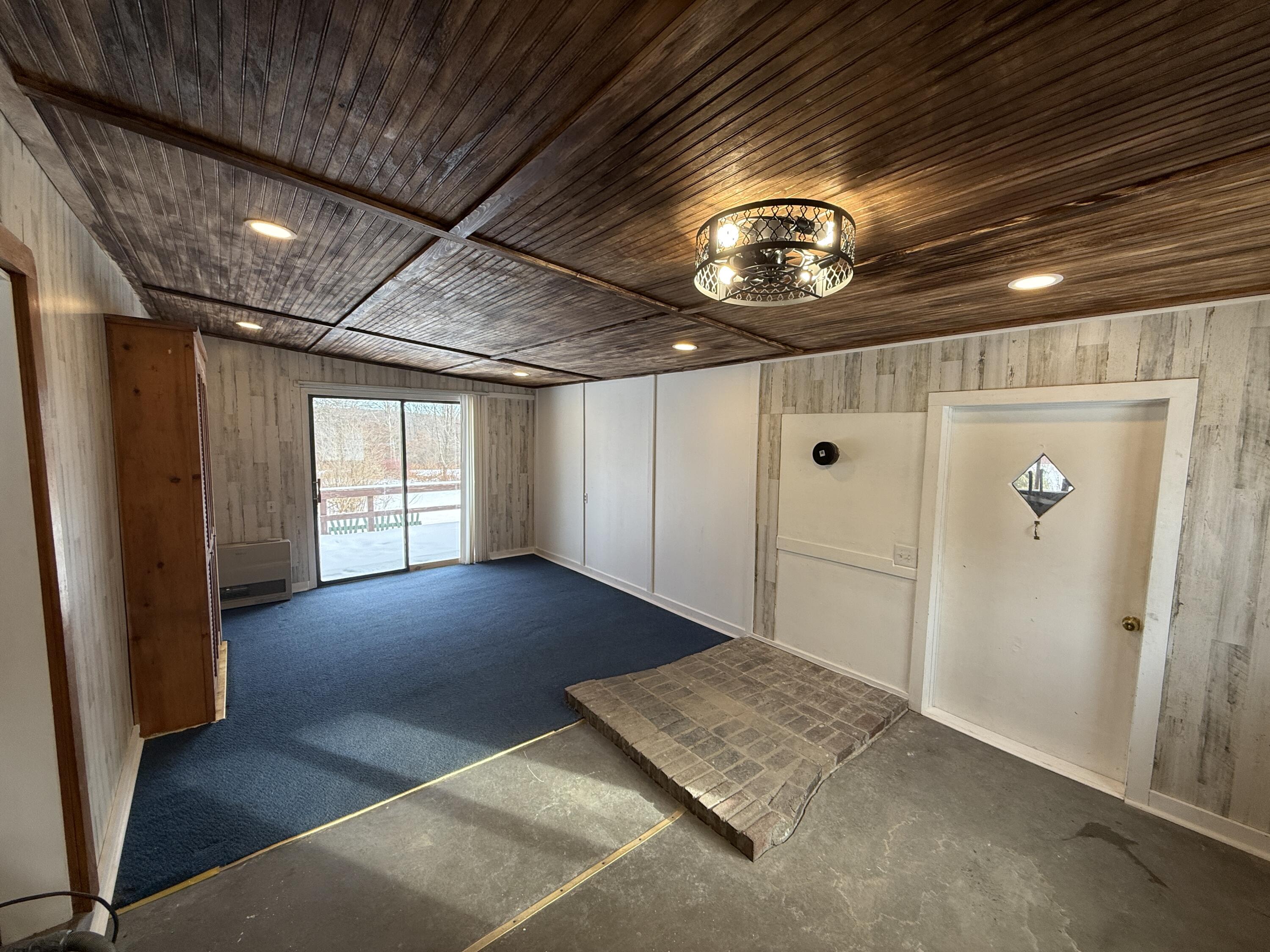 308 Whittier Road Farmington, ME 04938 - Photo 2 of 29 IMG_4419