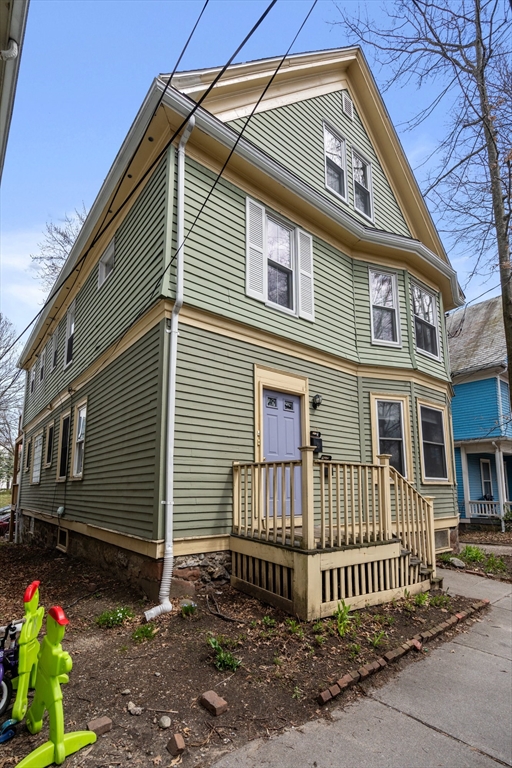 75 Brook Street, Unit 1 Brookline, MA 02445 - Photo 25 of 26 a front view of a house