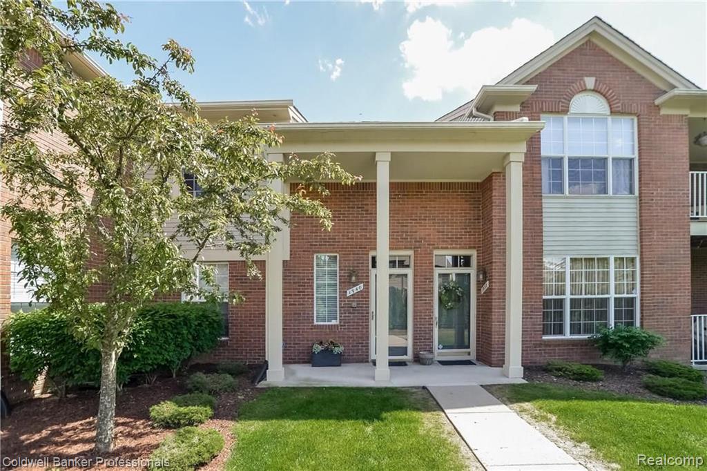 1940 Flagstone Circle, Unit 95 Rochester, MI 48307 - Photo 2 of 33