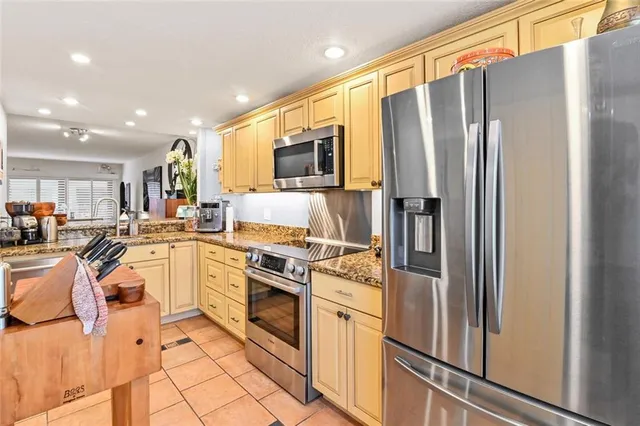 $515,000 | 2029 North Ocean Boulevard, Unit 410, Fort Lauderdale, FL 33305