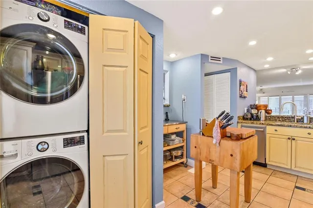 $515,000 | 2029 North Ocean Boulevard, Unit 410, Fort Lauderdale, FL 33305