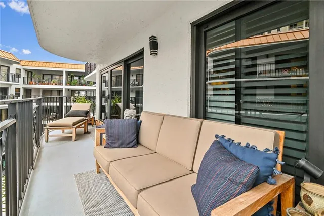 $515,000 | 2029 North Ocean Boulevard, Unit 410, Fort Lauderdale, FL 33305