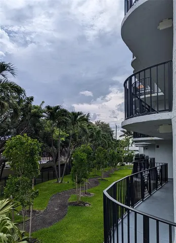 $515,000 | 2029 North Ocean Boulevard, Unit 410, Fort Lauderdale, FL 33305
