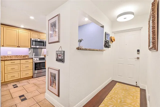 $515,000 | 2029 North Ocean Boulevard, Unit 410, Fort Lauderdale, FL 33305