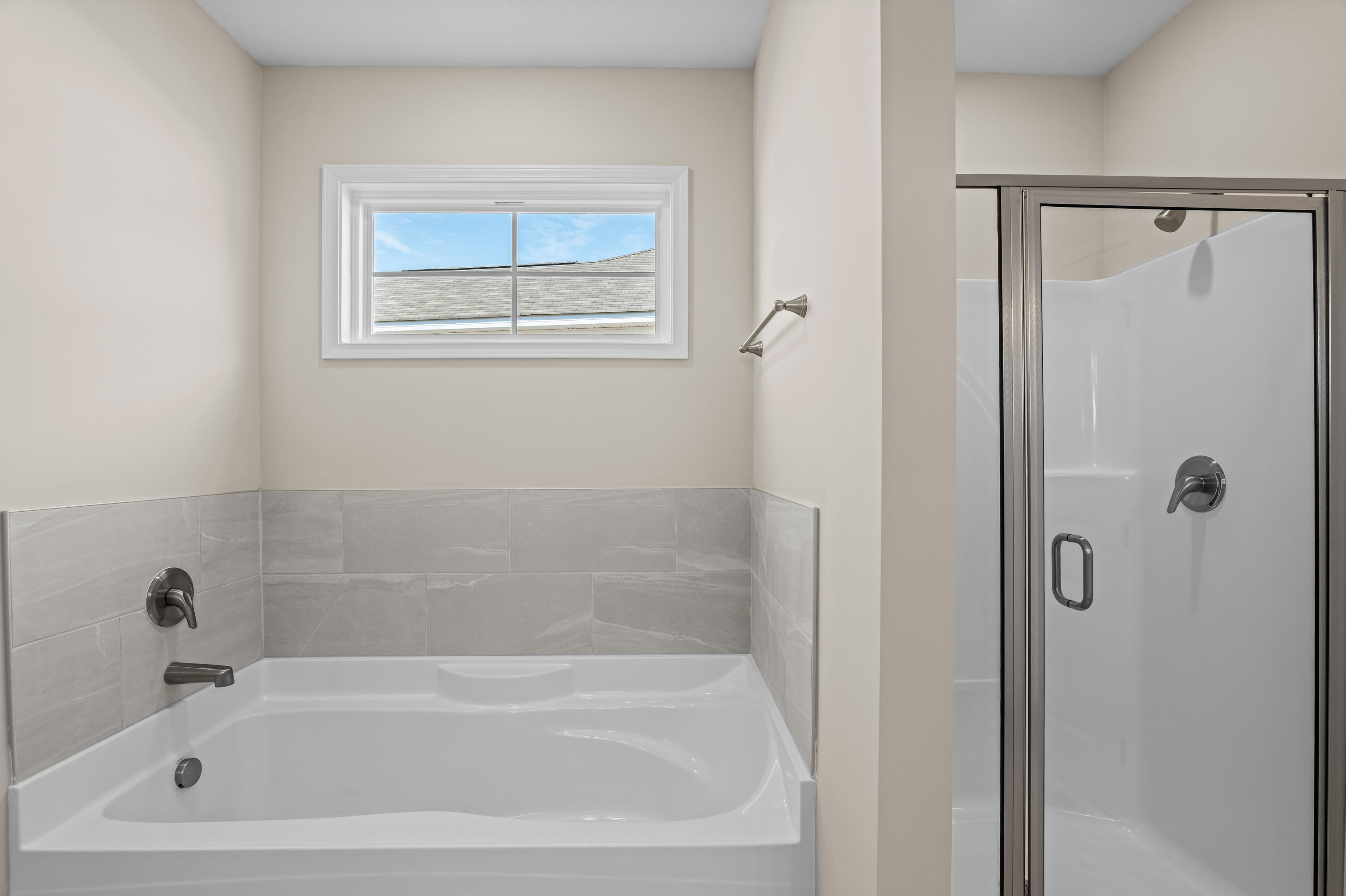 210 Dublin Loop Grovetown, GA 30813 - Photo 28 of 42 Soaking Tub and shower