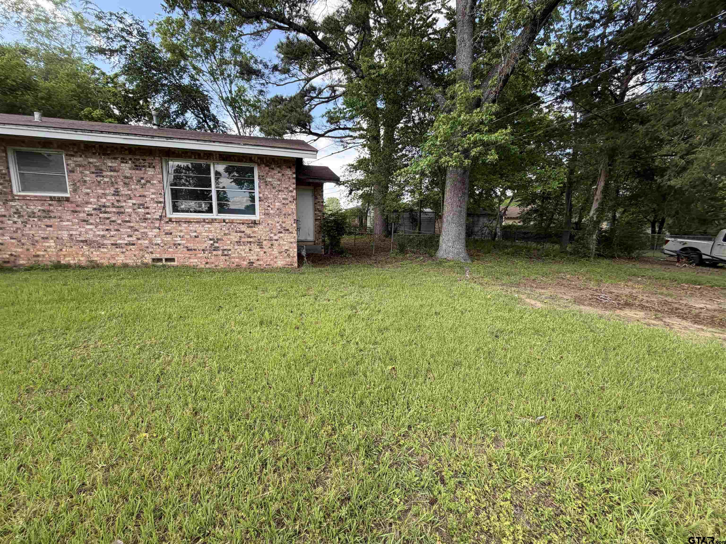 166 Thompson Rusk, TX 75785 - Photo 3 of 10