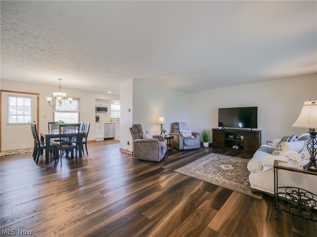 8949 South Kane Road Wadsworth, OH 44281 - Photo 2 of 30 Gallery Image 2