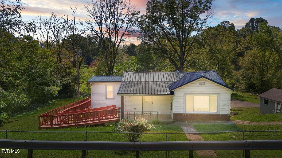 2803 McKinley Road Johnson City, TN 37604 - Photo 1 of 18 01-1
