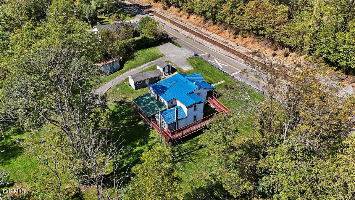 2803 McKinley Road Johnson City, TN 37604 - Photo 4 of 18 04-DJI_20241006142311_0432_D_1