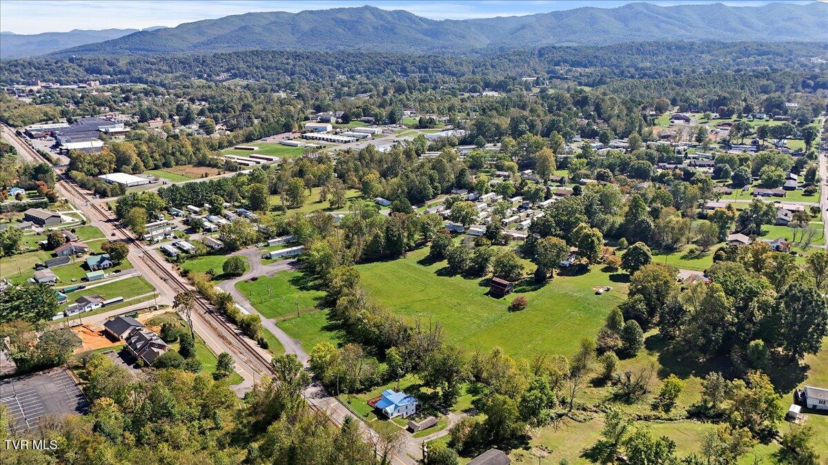 2803 McKinley Road Johnson City, TN 37604 - Photo 5 of 18 05-DJI_20241006141920_0417_D_1