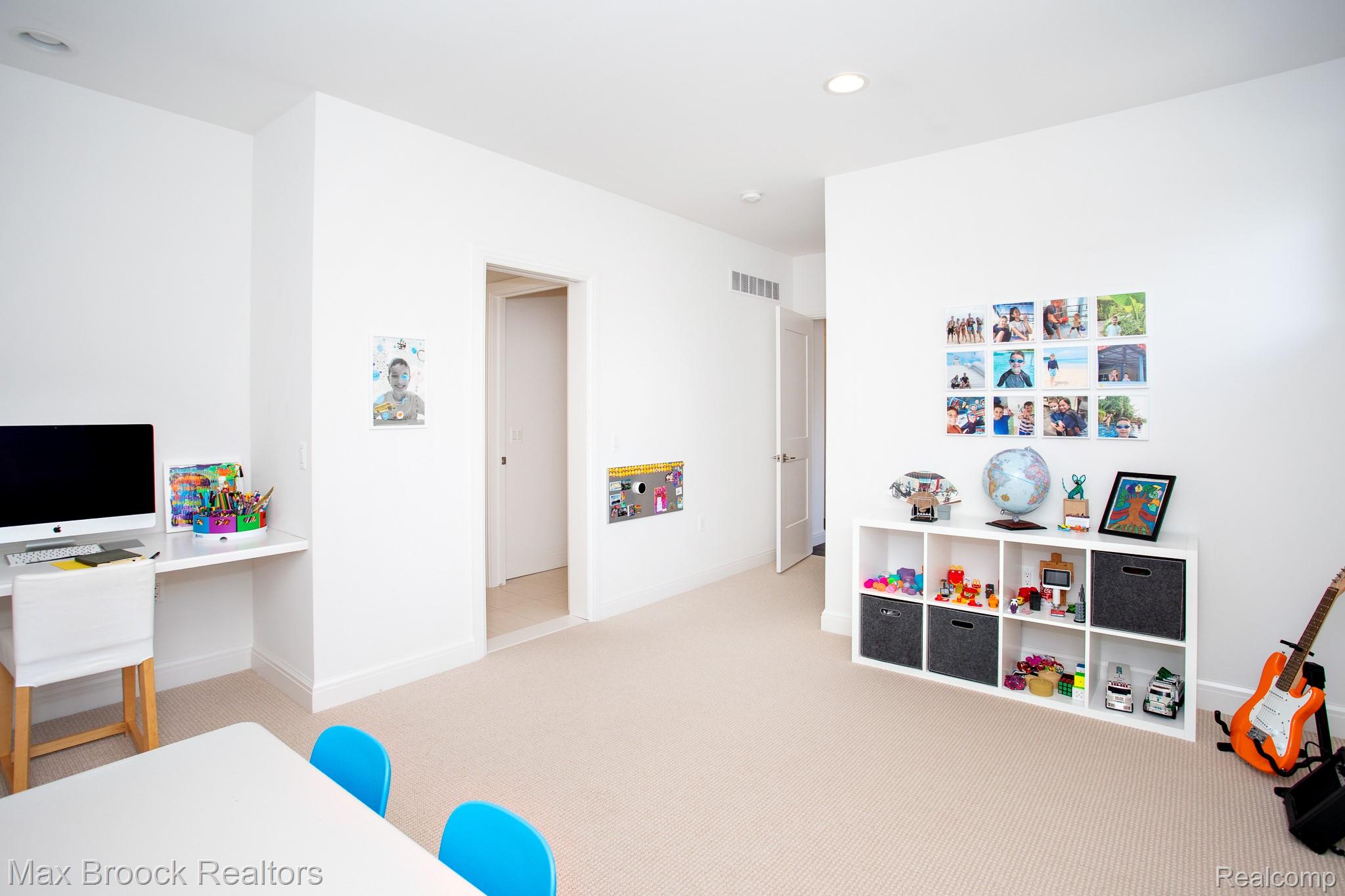 25925 York Road Royal Oak, MI 48067 - Photo 58 of 88 Game room featuring light carpet, recessed lighting, and a desk