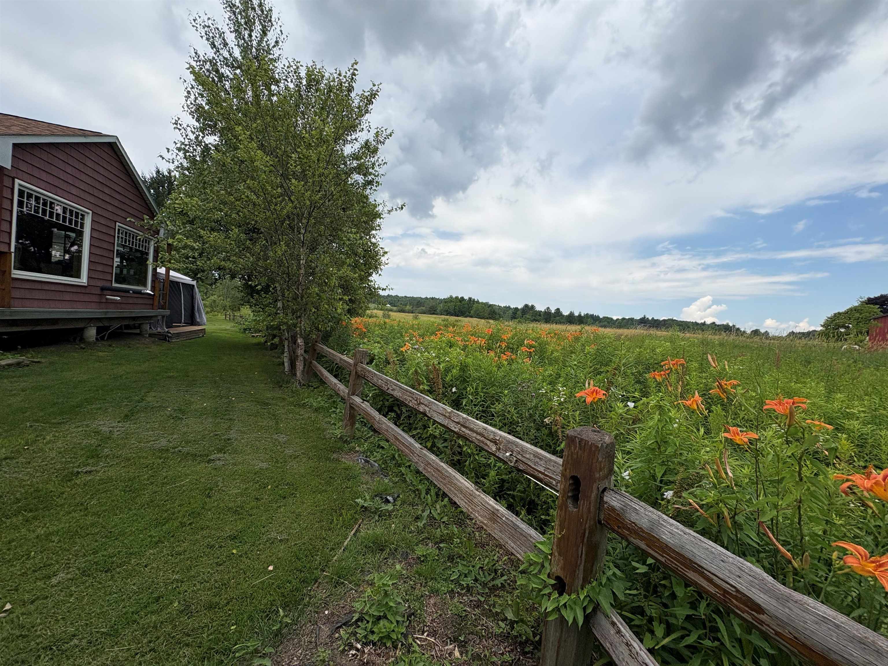 2497 Mountain View Road Williston, VT 05495 - Photo 6 of 43
