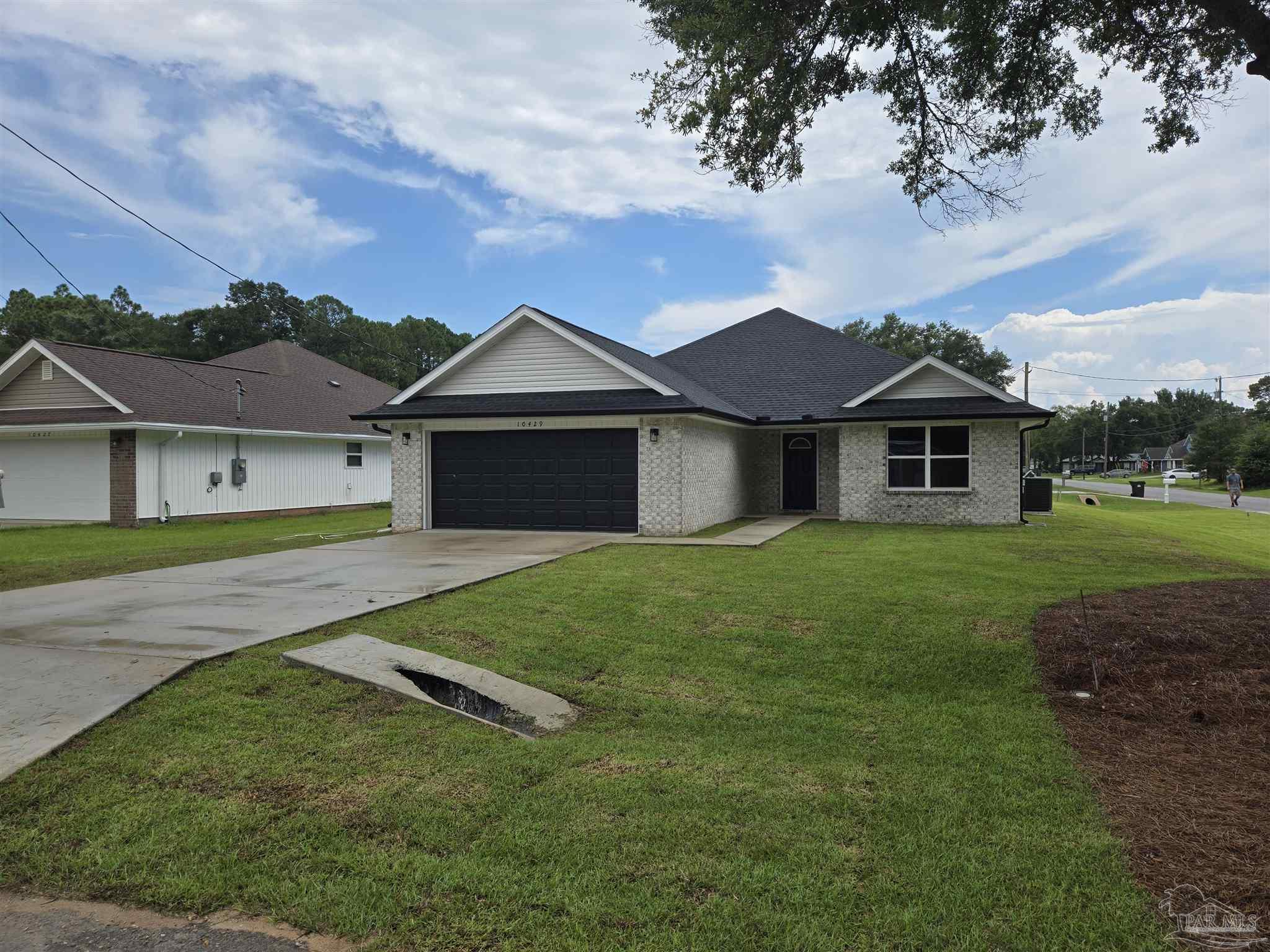 10429 Tanton Road Pensacola, FL 32506 - Photo 2 of 27 Gallery Image 2