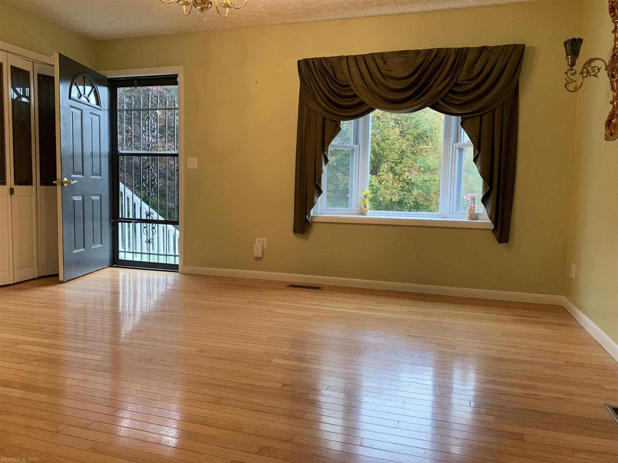 2216 Back Valley Road Peterstown, WV 24963 - Photo 24 of 31 Gallery Image 24