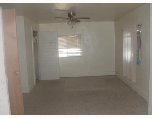 10 Ring Street Rural Ridge, PA 15075 - Photo 5 of 6 Living Room.