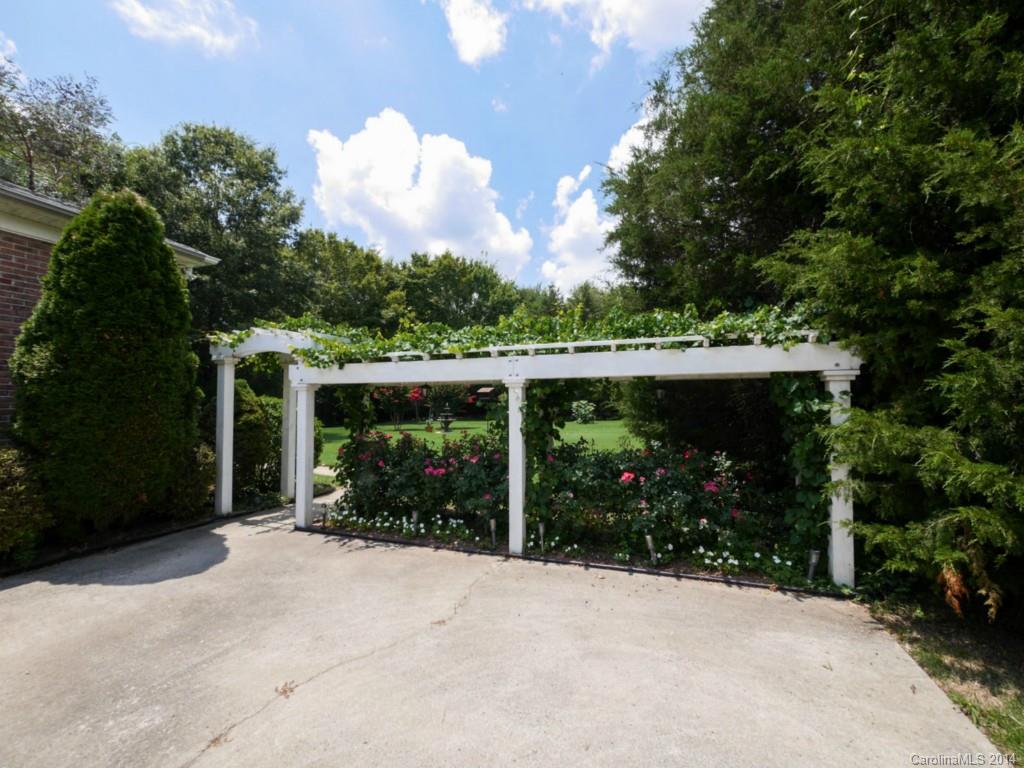 914 Haddonfield Drive, Unit 10 Fort Mill, SC 29708 - Photo 2 of 24 a view of a garden with plants