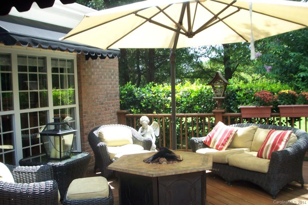 914 Haddonfield Drive, Unit 10 Fort Mill, SC 29708 - Photo 3 of 24 a outdoor living room with furniture