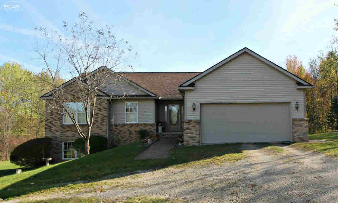 12113 Hoisington Road Gaines, MI 48436 - Photo 1 of 29 21381092.JPG