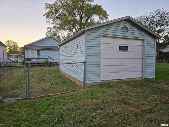 $59,000 | 1028 South Roosevelt Street, Harrisburg, IL 62946