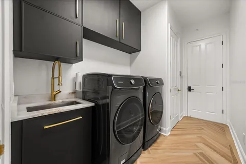 $1,299,900 | 7733 Pointe Venezia Drive, Orlando, FL 32836