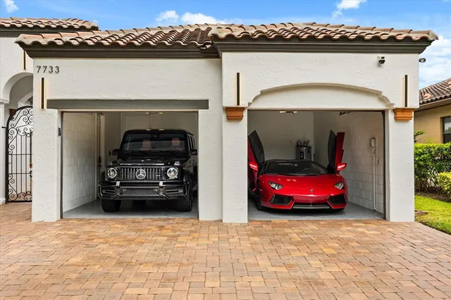 $1,299,900 | 7733 Pointe Venezia Drive, Orlando, FL 32836