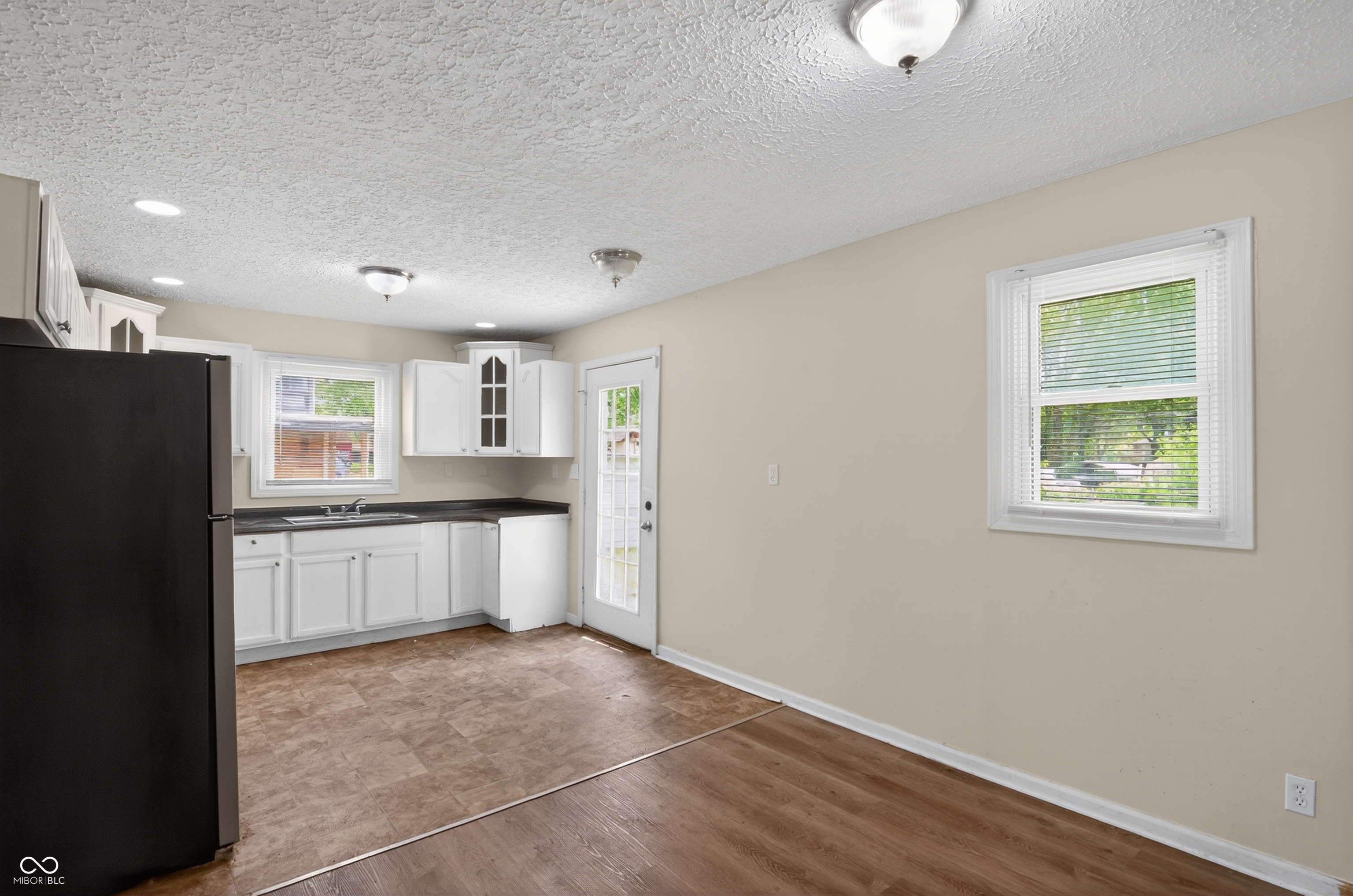 4231 Thompson Road Indianapolis, IN 46237 - Photo 8 of 40
