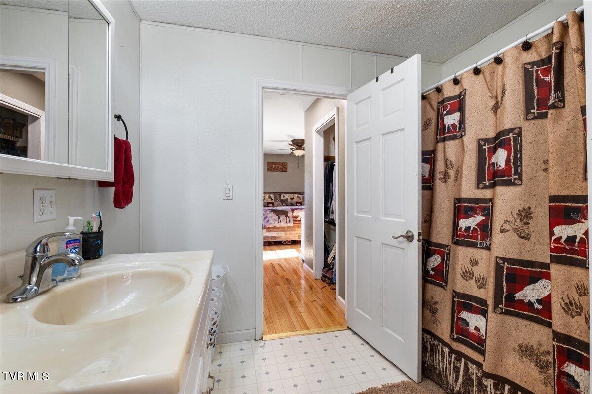 117 Middle Avenue Cleveland, VA 24225 - Photo 27 of 32 13-WBP-Middle-Ave-34