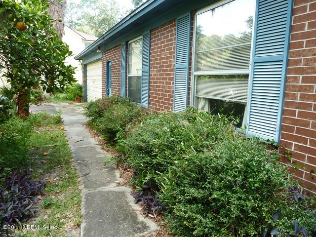 472 Fruit Cove Road St. Johns, FL 32259 - Photo 2 of 12 FRONT WALKWAY