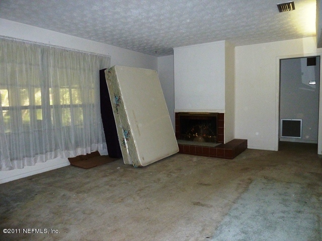 472 Fruit Cove Road St. Johns, FL 32259 - Photo 6 of 12 LIVING ROOM