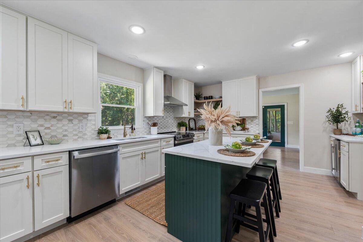 1282 Starline Drive Summerville, SC 29486 - Photo 12 of 48 28-Barclay Media Co 0-24