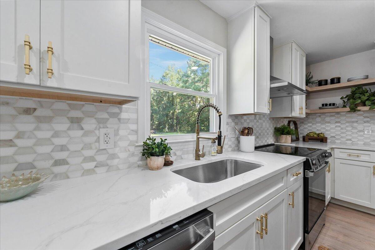 1282 Starline Drive Summerville, SC 29486 - Photo 14 of 48 29-Barclay Media Co 0-25