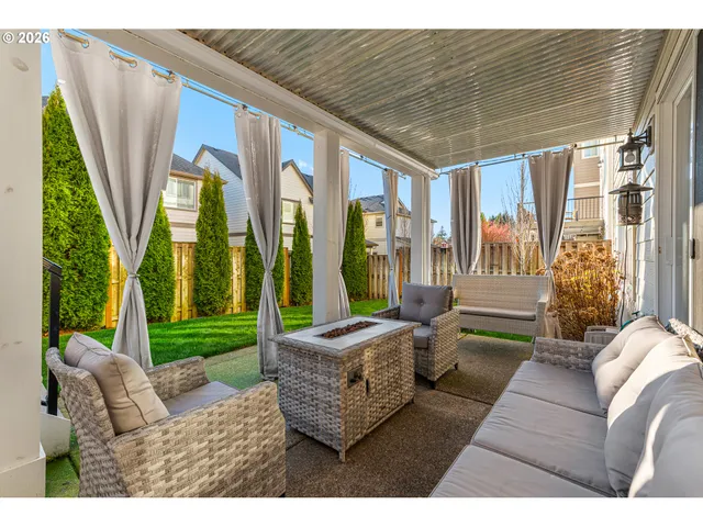 a view of an outdoor space