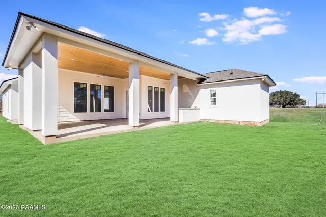 $495,000 | 107 Cypress Lk Drive, Youngsville, LA 70592