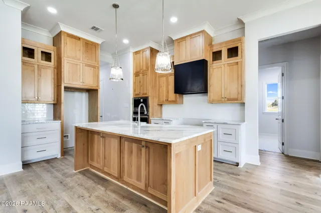 $495,000 | 107 Cypress Lk Drive, Youngsville, LA 70592