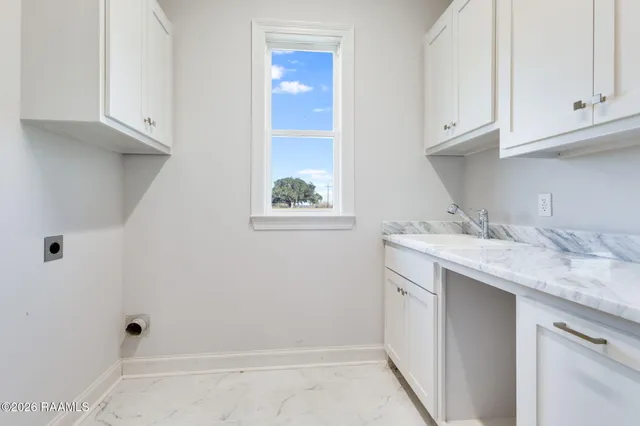 $495,000 | 107 Cypress Lk Drive, Youngsville, LA 70592