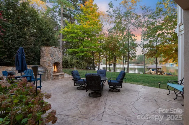 a view of a lake and outdoor space