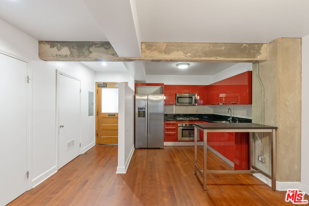 416 South Spring Street, Unit 210 Los Angeles, CA 90013 - Photo 8 of 18 a view of a living room