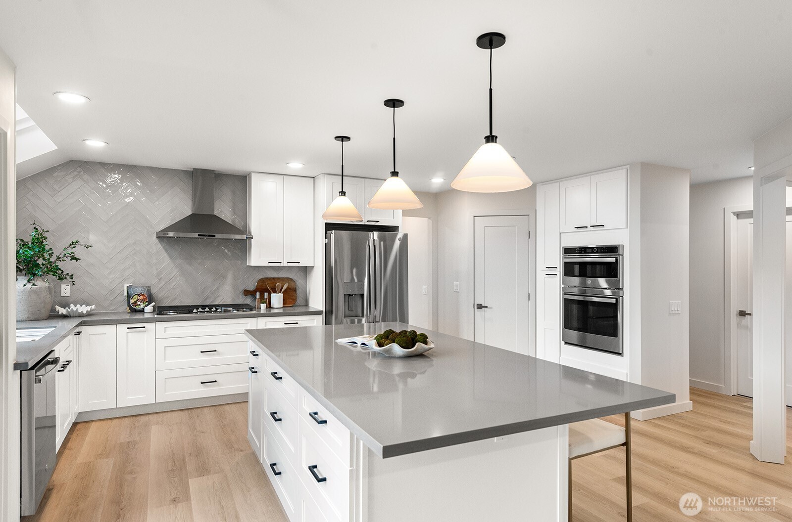 6512 150th Place Southeast Bellevue, WA 98006 - Photo 15 of 37