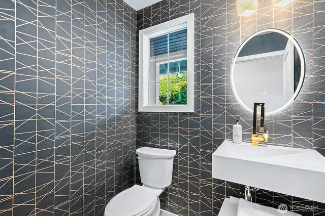 $1,875,000 | 6512 150th Place Southeast, Bellevue, WA 98006