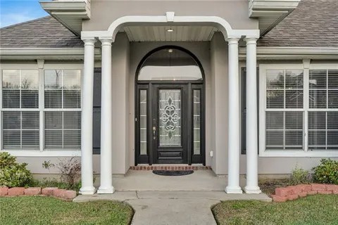 $379,900 | 318 South Fashion Boulevard, Hahnville, LA 70057