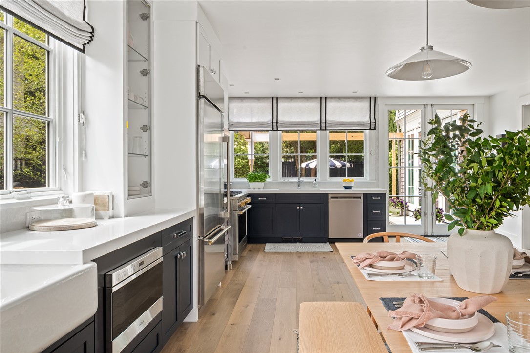 81 Roseneath Avenue Newport, RI 02840 - Photo 6 of 29