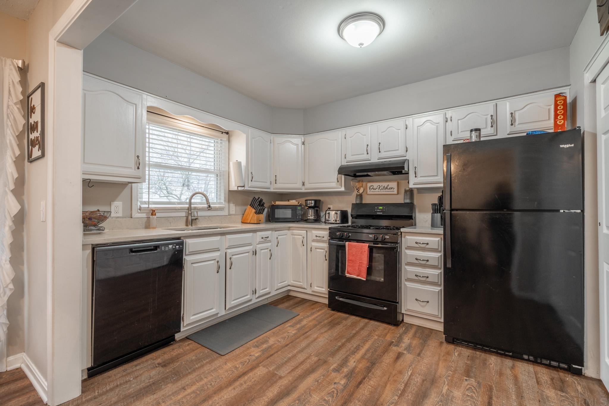 925 Maxville Road Boonville, IN 47601 - Photo 8 of 27
