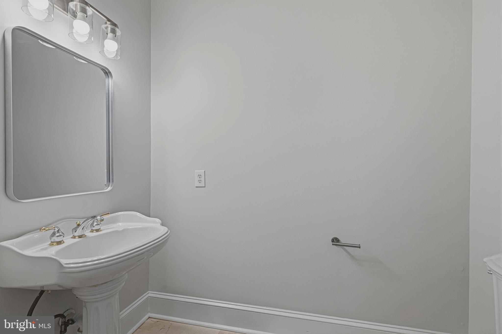 837 Seneca Road Great Falls, VA 22066 - Photo 23 of 49