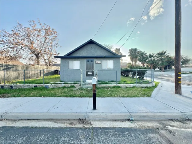 $1,900 | 16705 C Street, Victorville, CA 92395
