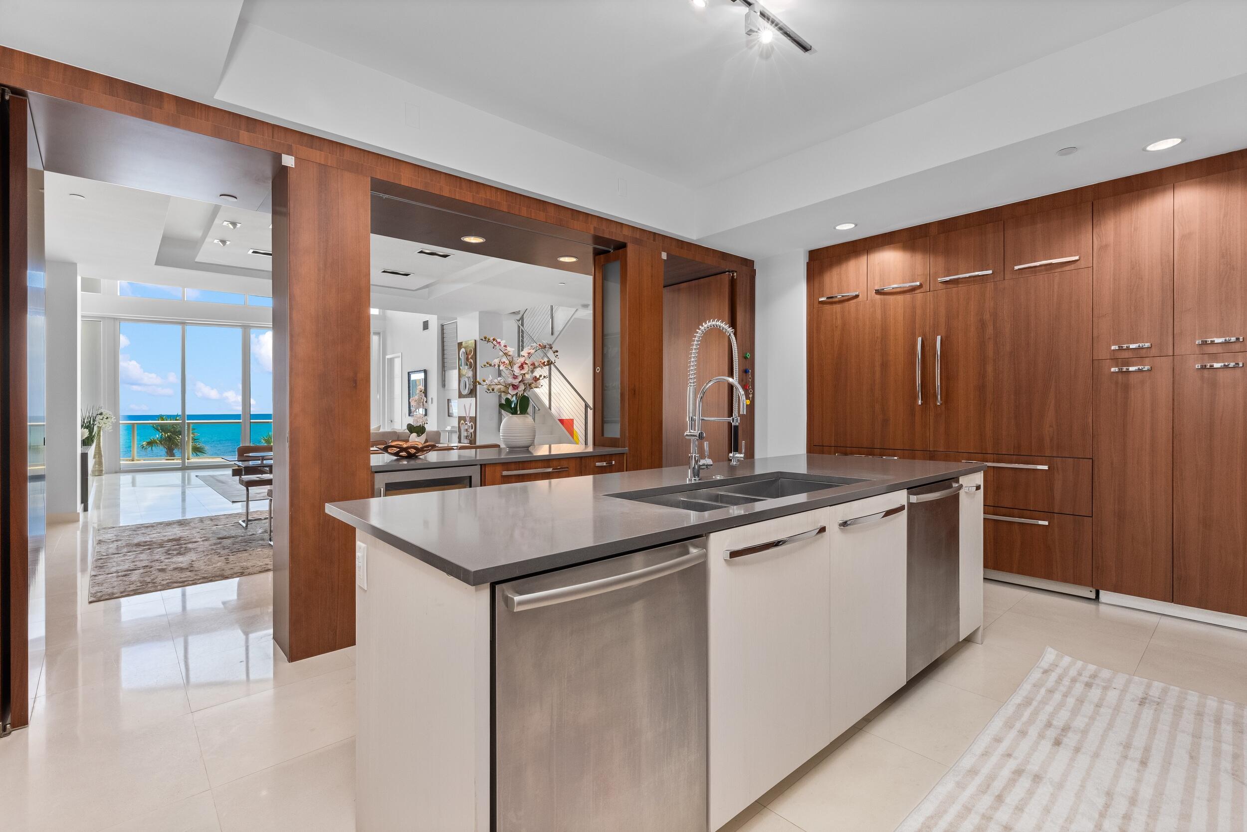 1000 South Ocean Boulevard, Unit 103 Boca Raton, FL 33432 - Photo 26 of 61 Kitchen