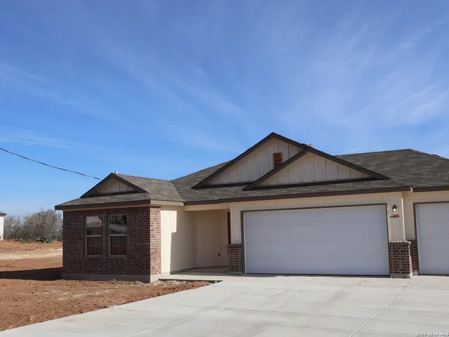 $379,990 | 105 Greeley Drive, Floresville, TX 78114